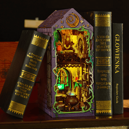 Book Nook Mystic Theurge's Hut