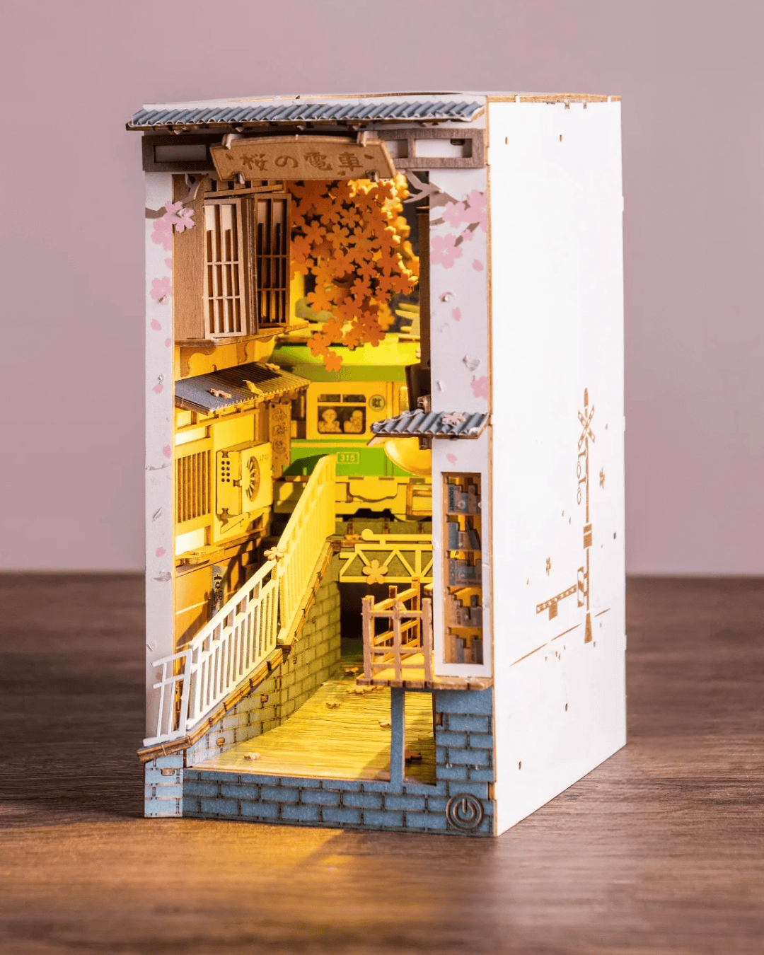 Book Nook Sakura Densya